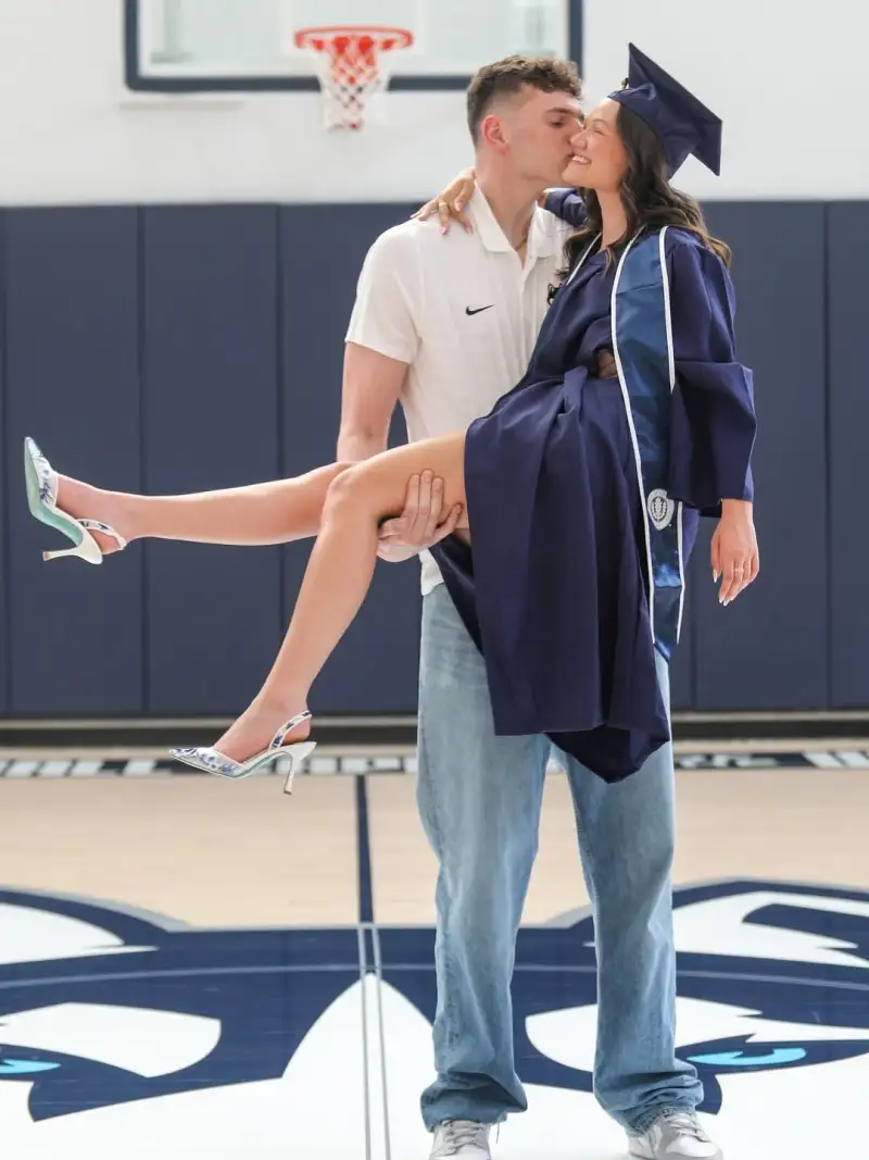 葡京娱乐场-恩爱！多诺万-克林根Ins为女友庆生：生日快乐，永远爱你