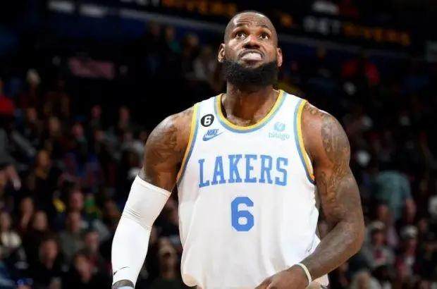 葡京娱乐场-距纪录还差36分！詹姆斯：是否引进欧文我说了不算